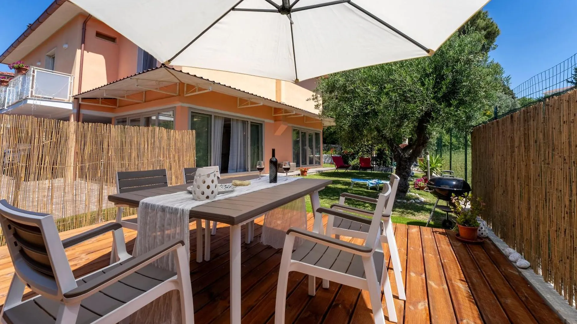L'Oasi Apartment Livorno Italy